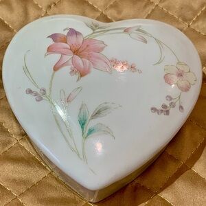 Vintage Floral Heart-Shaped Fine Porcelain Trinket Box.